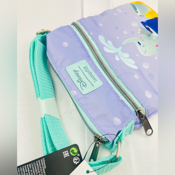 Loungefly Dumbo Bath Time Passport Crossbody Bag - Picture 3 of 8